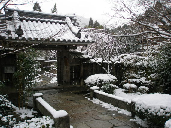 京都宝泉院雪景色画像